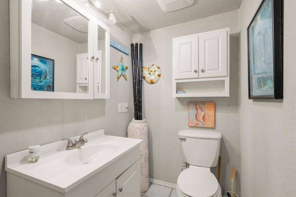 182 Bay Drive, Mabank, TX 75156 182 Bay Drive, Mabank, TX 75156