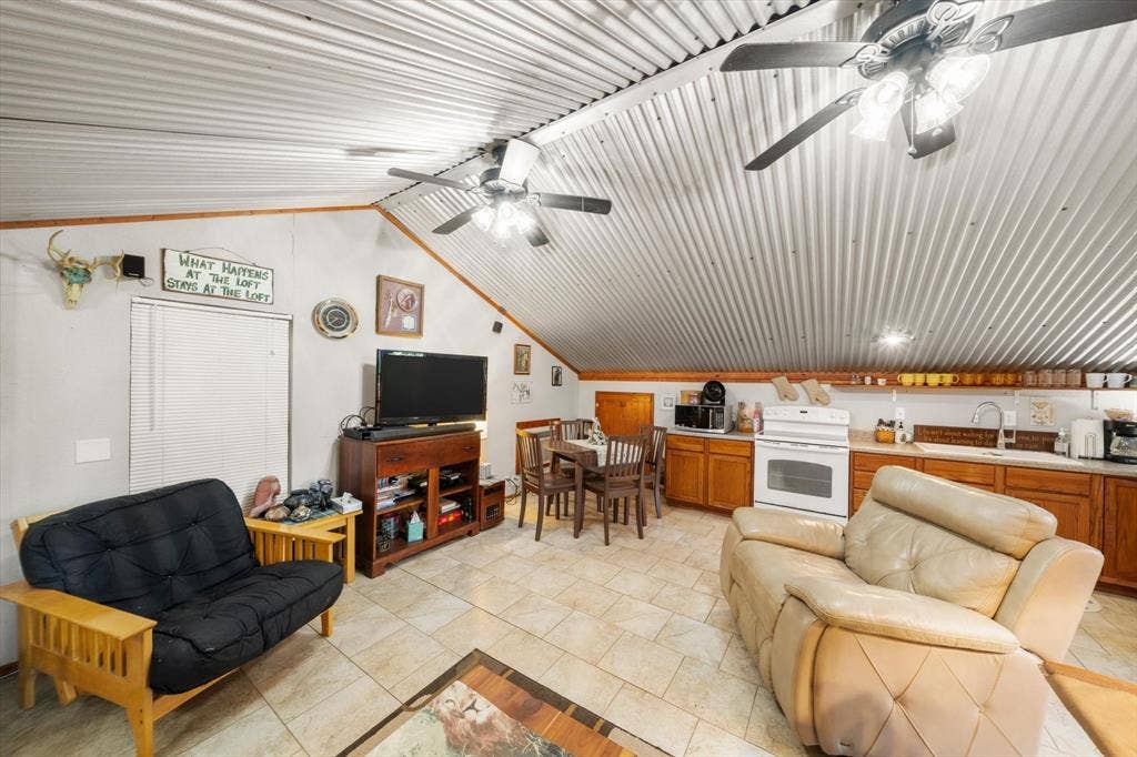 182 Bay Drive, Mabank, TX 75156 182 Bay Drive, Mabank, TX 75156