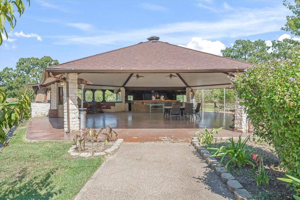 323 County Road 3507, Edgewood, TX 75117 Cabana by pool.