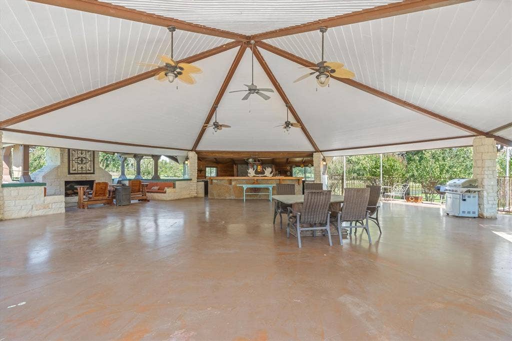 323 County Road 3507, Edgewood, TX 75117 Cabana by pool, huge with wet bar, multiple ceiling fans, room for large gatherings and entertainment.