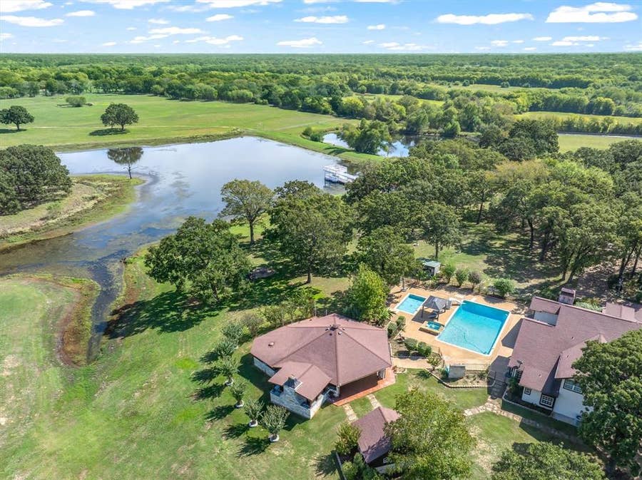 Property photo for 323 County Road 3507, Edgewood, TX