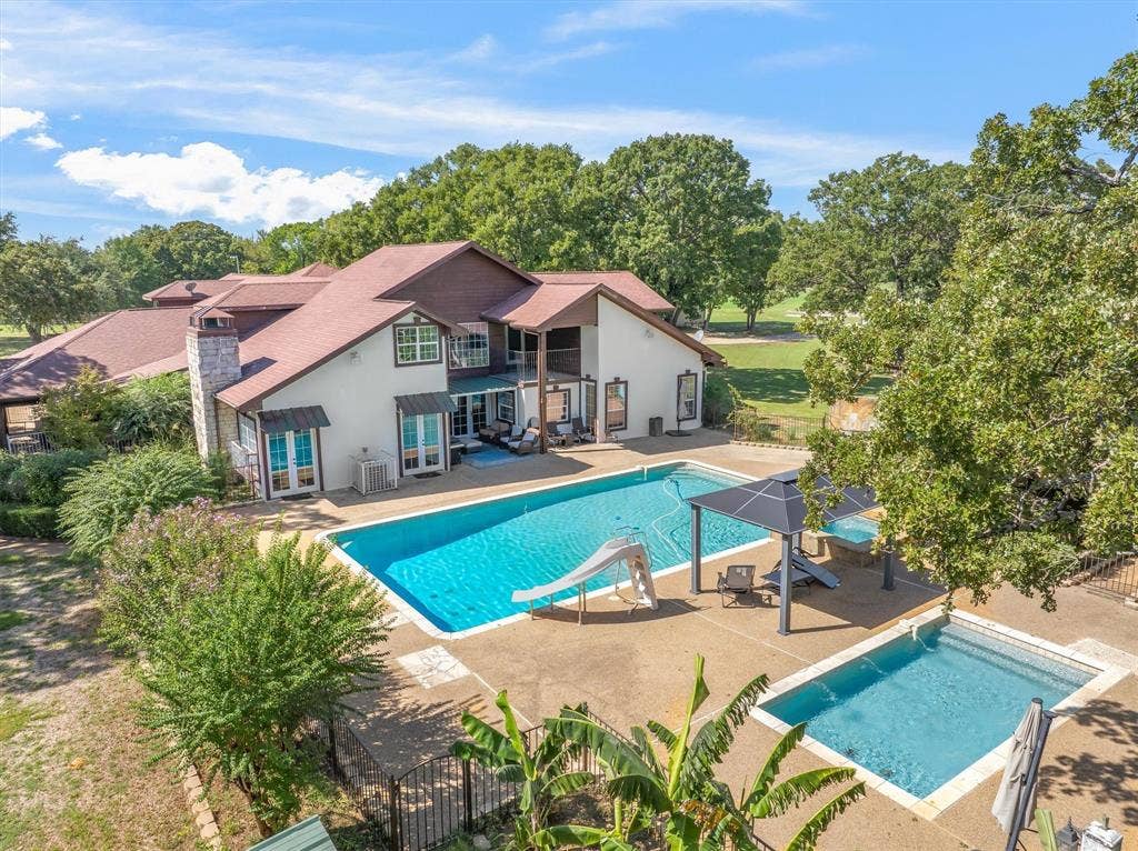 323 County Road 3507, Edgewood, TX 75117 Backyard pool