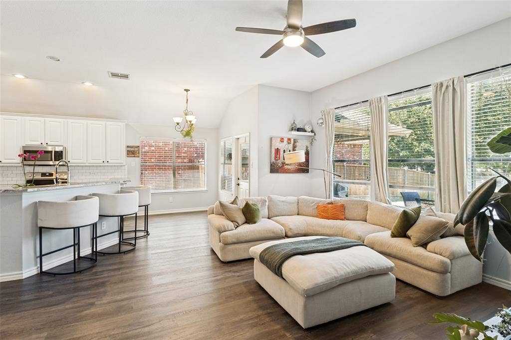 2944 Vacherie Lane, Dallas, TX 75227 2944 Vacherie Lane, Dallas, TX 75227