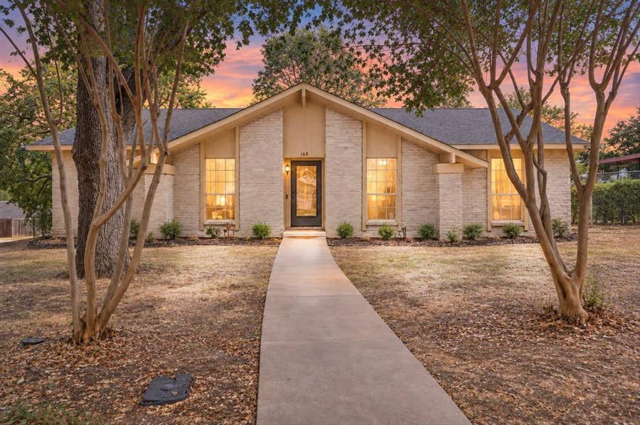 Property photo for 168 Faircrest Drive, DeSoto, TX