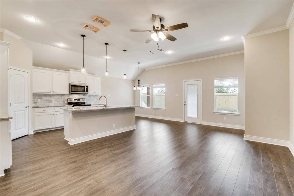 8102 Grant Lane, Greenville, TX 75402