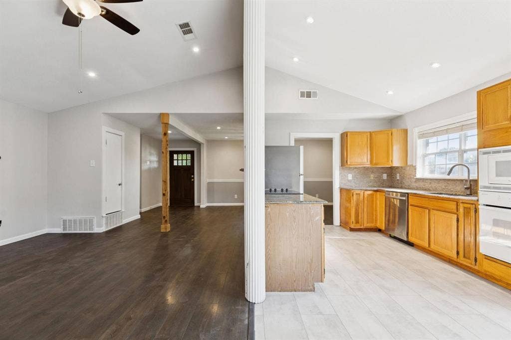 3324 Claymore Drive, Plano, TX 75075 3324 Claymore Drive, Plano, TX 75075