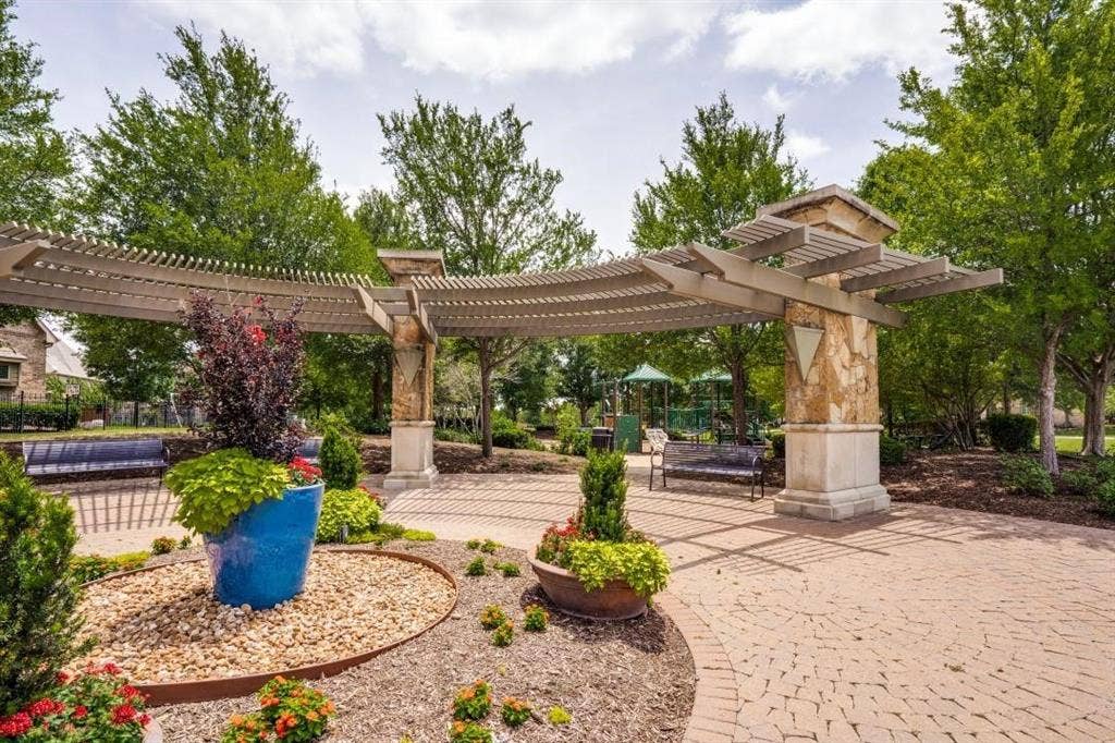 419 Paluxy Drive, Irving, TX 75039