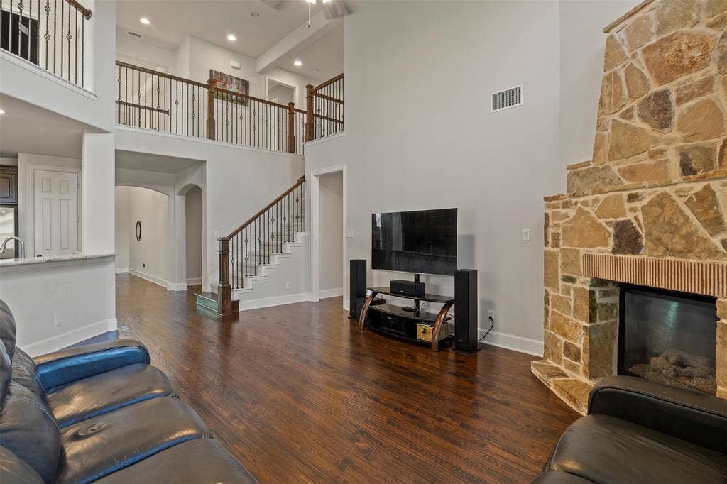419 Paluxy Drive, Irving, TX 75039