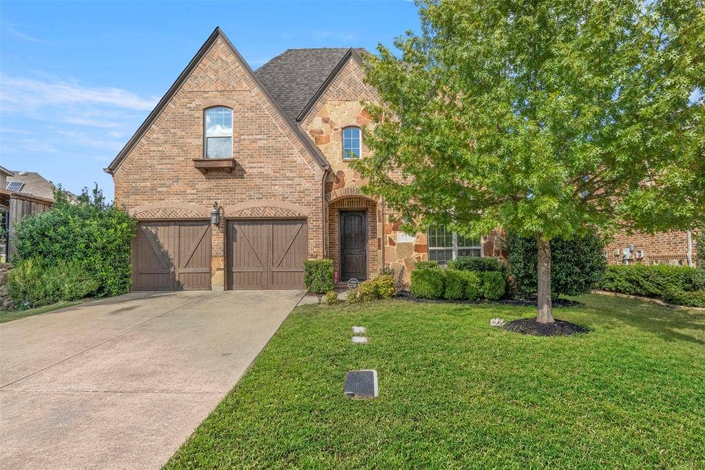 Prestigious Riverside community