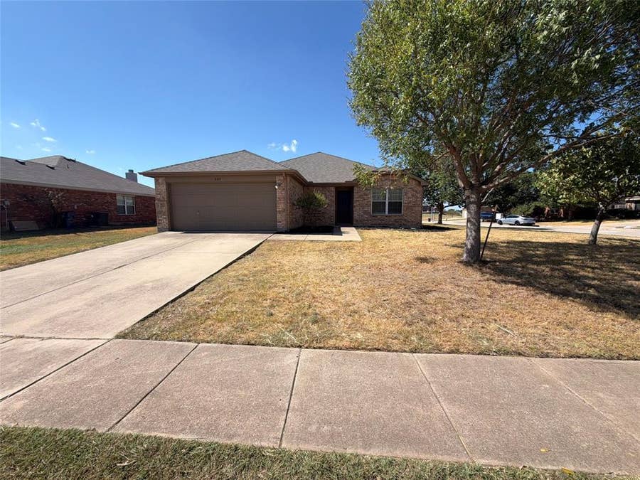 Property photo for 809 Canyon Cove Drive, Burleson, TX