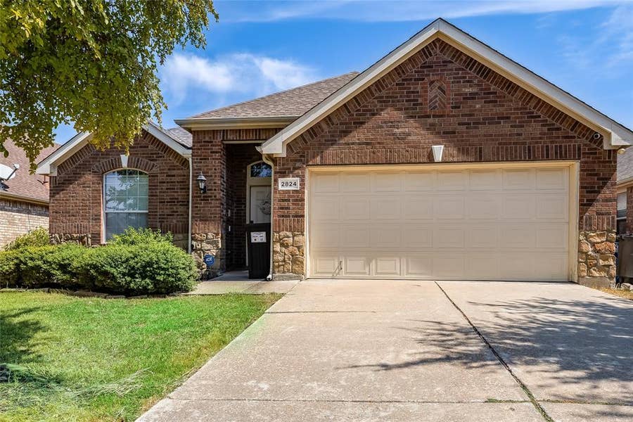 Property photo for 2824 Dawn Spring Drive, Little Elm, TX