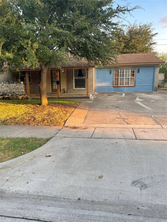 Property photo for 325 Sparks Drive, Grand Prairie, TX