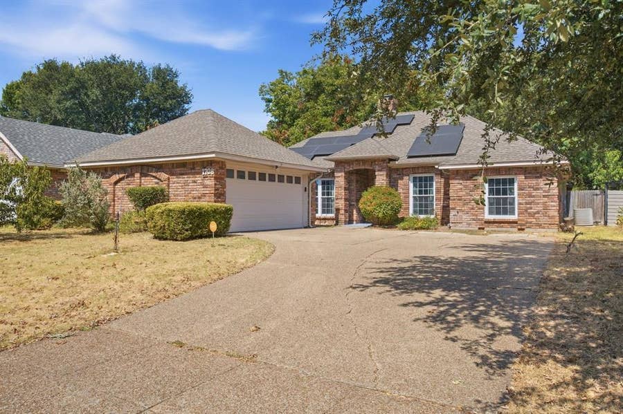 Property photo for 1708 Willow Vale Drive, Fort Worth, TX