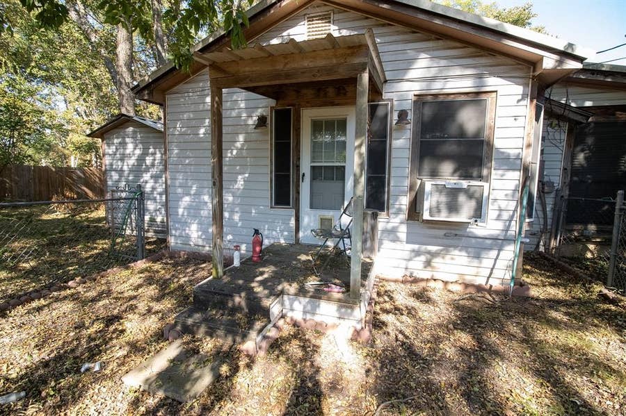 Property photo for 441 Lazy Acres Circle, Pottsboro, TX