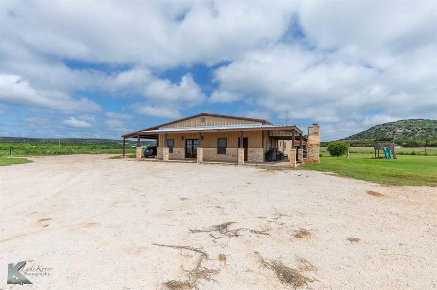 Property photo for 2574 County Road 162, Ovalo, TX