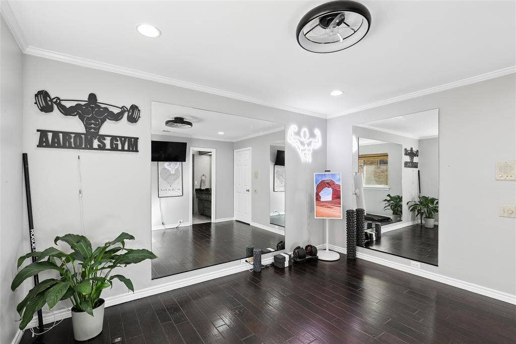 5716 Plumtree Drive, Dallas, TX 75252 Bedroom with ensuite. Large closet. A private place to call your own.