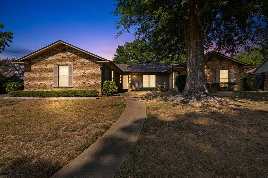 Property photo for 515 Berkshire Drive, Longview, TX