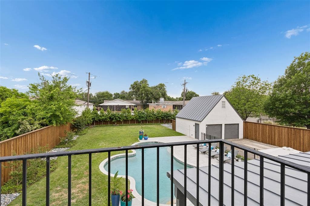 6242 Prospect Avenue, Dallas, TX 75214 View from the Primary Suite