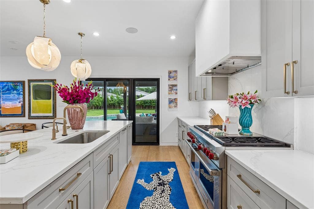 6242 Prospect Avenue, Dallas, TX 75214 6242 Prospect Avenue, Dallas, TX 75214