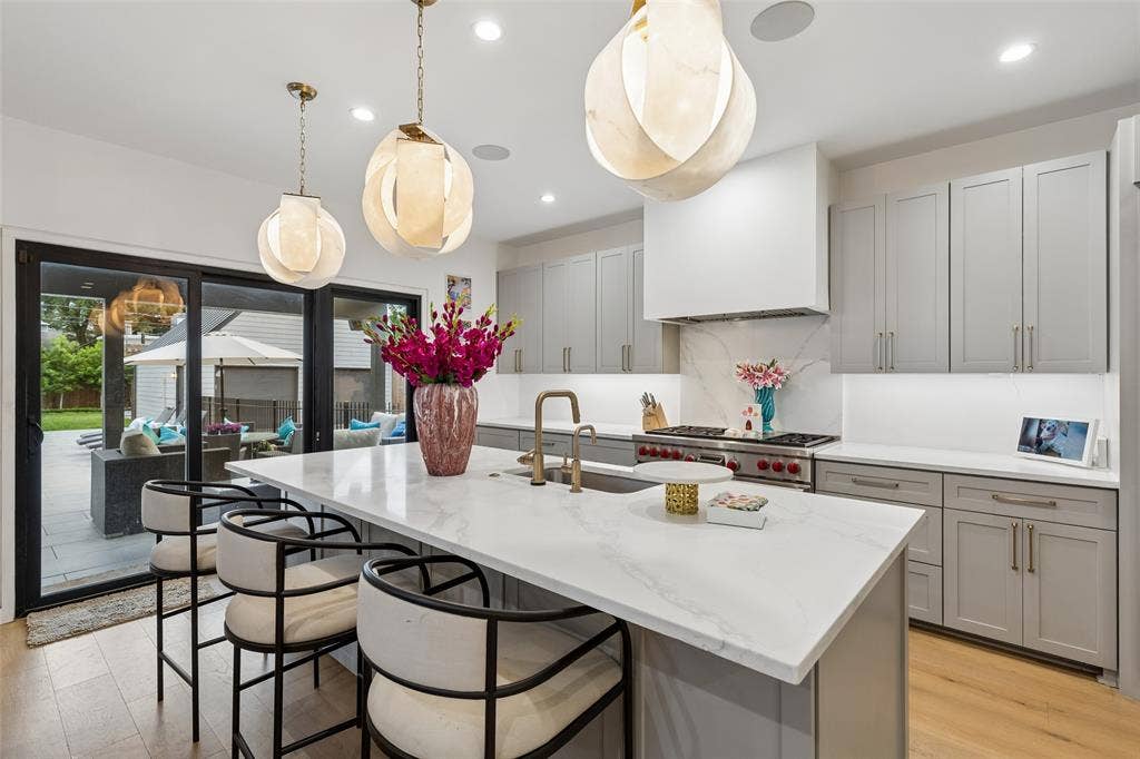 6242 Prospect Avenue, Dallas, TX 75214 6242 Prospect Avenue, Dallas, TX 75214