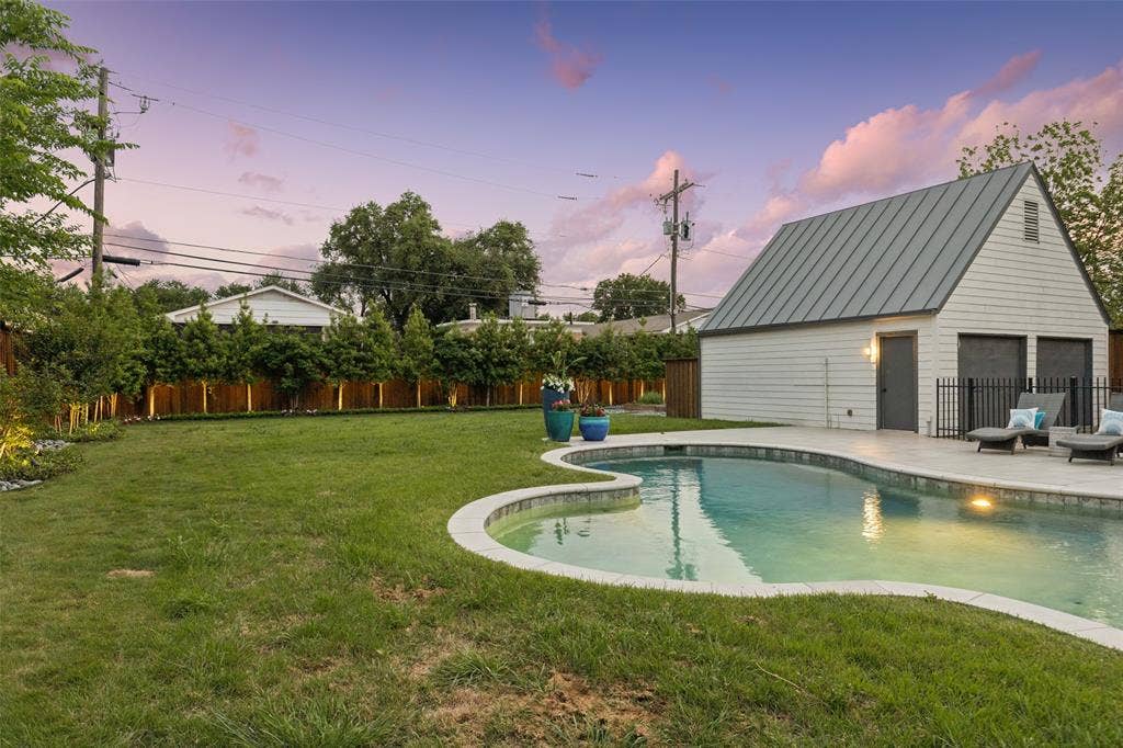 6242 Prospect Avenue, Dallas, TX 75214 6242 Prospect Avenue, Dallas, TX 75214