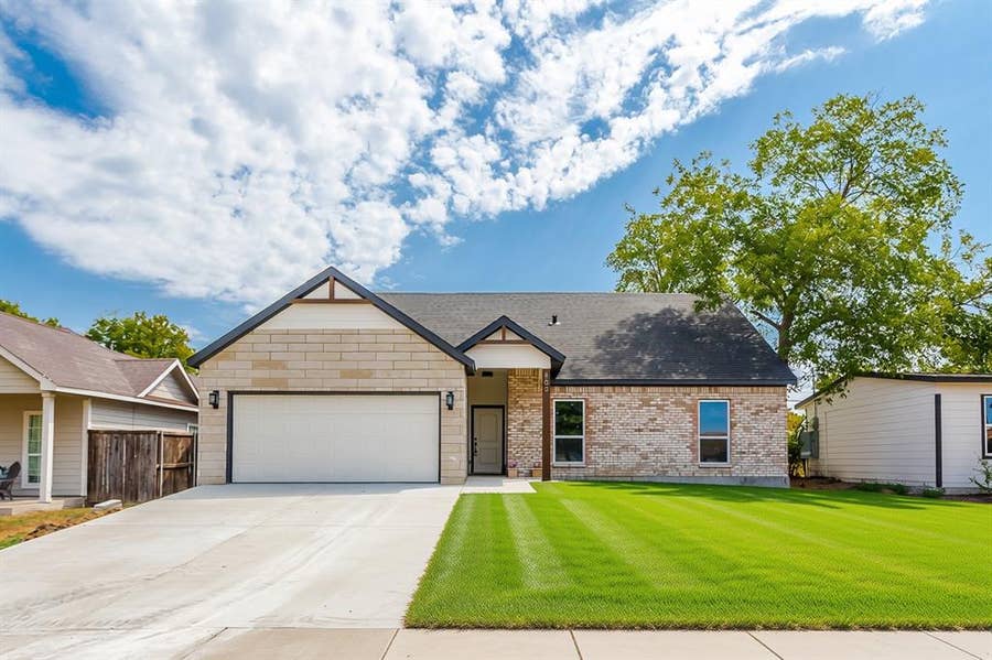 Property photo for 808 Wilkinson Drive, Mesquite, TX