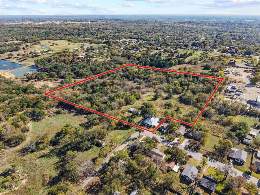 Property photo for 600 E Washington Street, Denison, TX