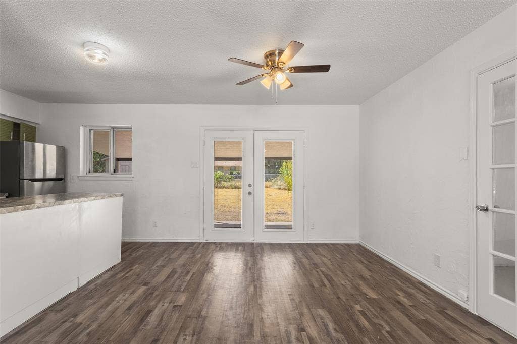 2563 Wood Valley Drive, Dallas, TX 75211 2563 Wood Valley Drive, Dallas, TX 75211