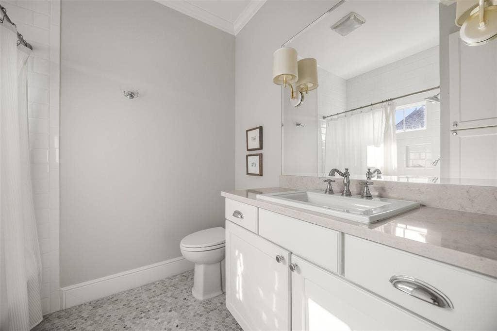 5718 W Hanover Avenue, Dallas, TX 75209 5718 W Hanover Avenue, Dallas, TX 75209