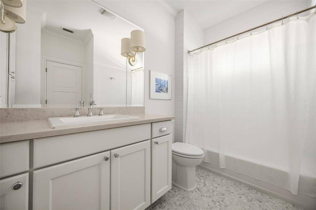 5718 W Hanover Avenue, Dallas, TX 75209 5718 W Hanover Avenue, Dallas, TX 75209