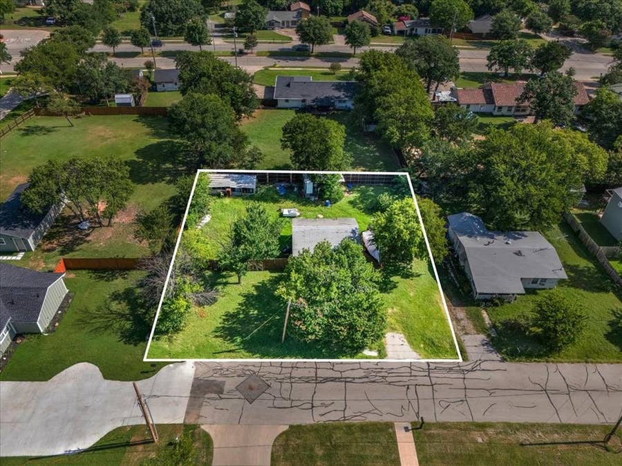 Property photo for 506 Alvarado Street, Mansfield, TX