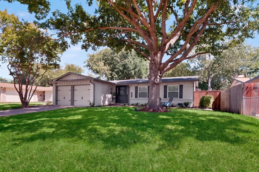 Property photo for 8632 Kingspoint Drive, Dallas, TX