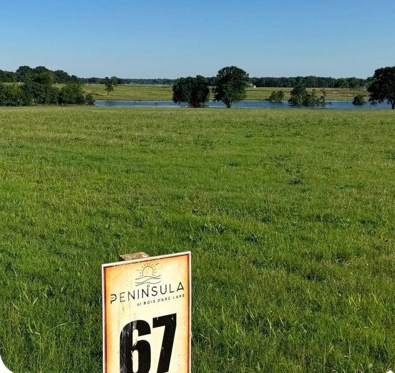 Property photo for 305 Sailview Court, Honey Grove, TX