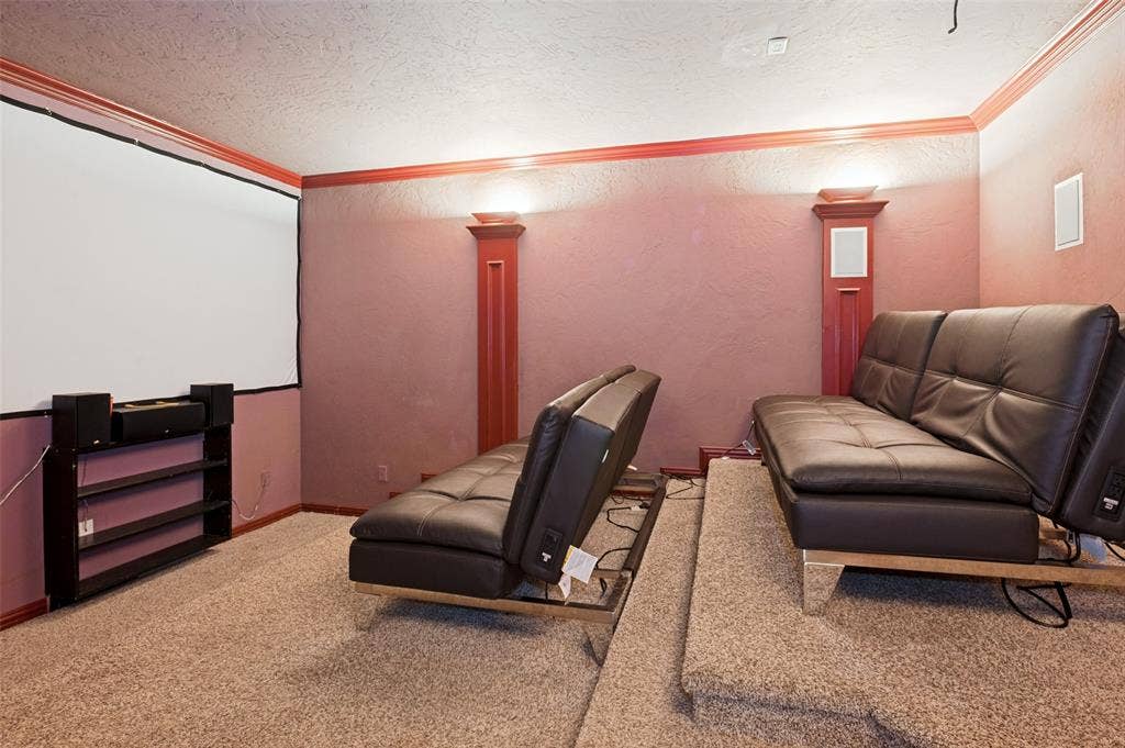 806 Cobblestone Court, Cedar Hill, TX 75104 Tiered flooring with wall-to-wall carpeting