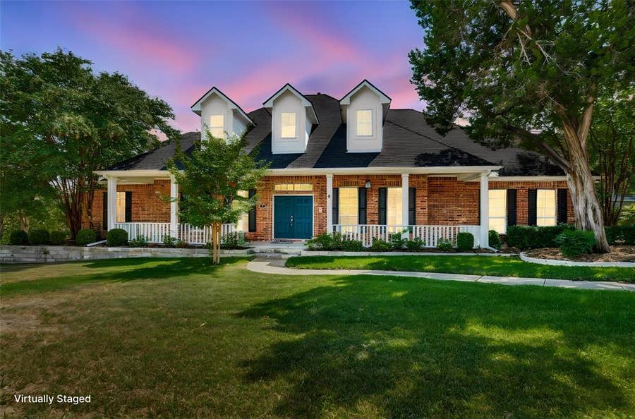 Property photo for 806 Cobblestone Court, Cedar Hill, TX
