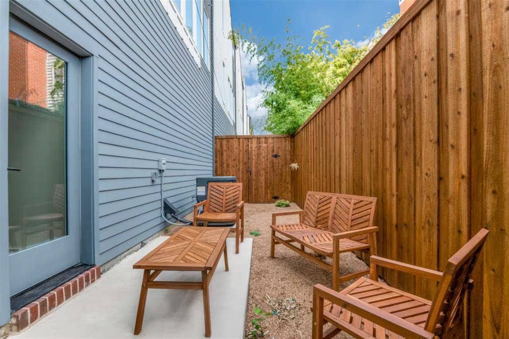 2915 Lucas Drive, #102, Dallas, TX 75219 2915 Lucas Drive, #102, Dallas, TX 75219