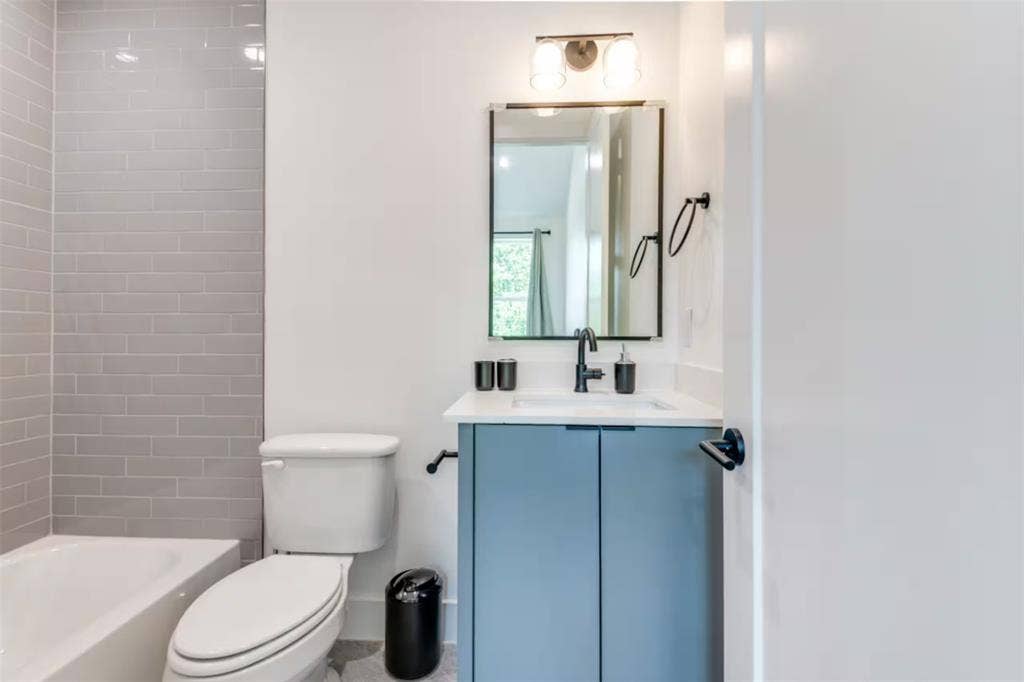 2915 Lucas Drive, #102, Dallas, TX 75219 2915 Lucas Drive, #102, Dallas, TX 75219