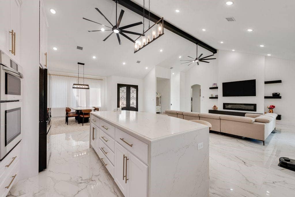 911 Oldgate Road, Lakeside, TX 76108 911 Oldgate Road, Lakeside, TX 76108