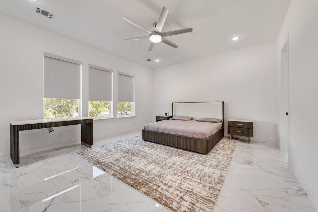 911 Oldgate Road, Lakeside, TX 76108 911 Oldgate Road, Lakeside, TX 76108