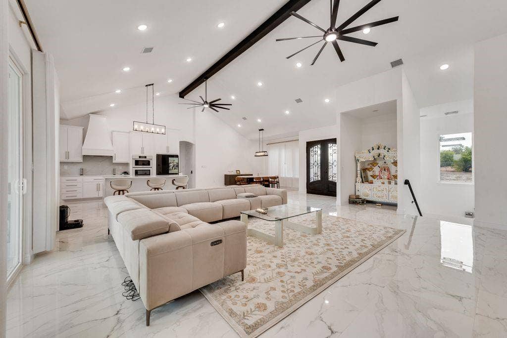 911 Oldgate Road, Lakeside, TX 76108 911 Oldgate Road, Lakeside, TX 76108
