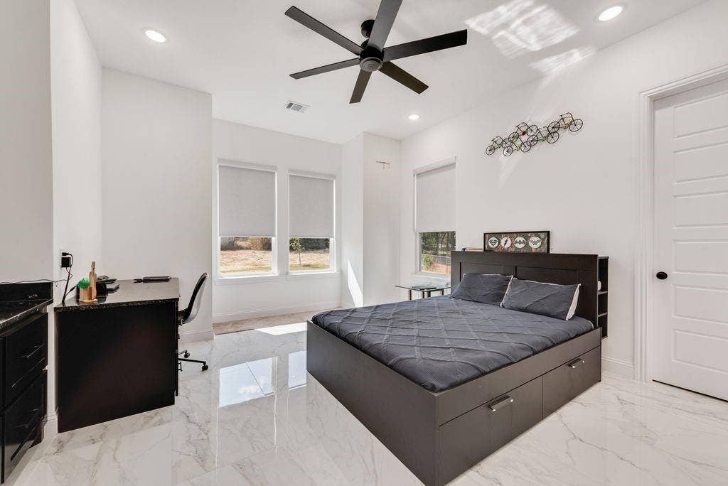911 Oldgate Road, Lakeside, TX 76108 911 Oldgate Road, Lakeside, TX 76108