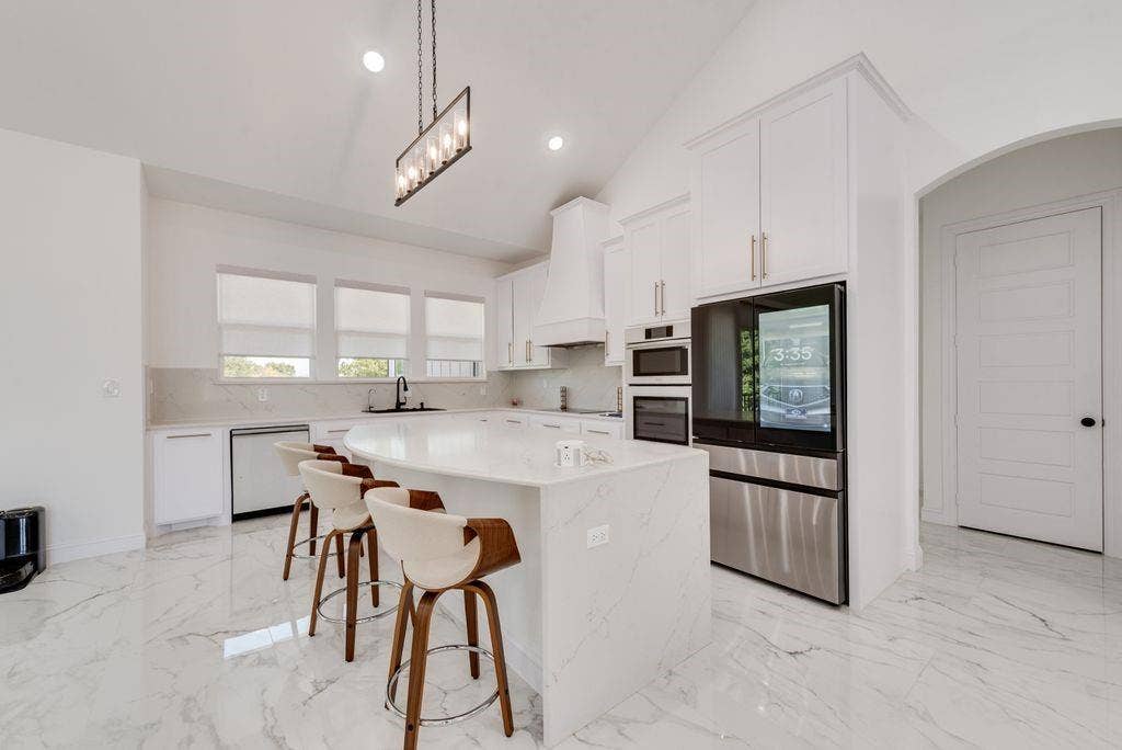 911 Oldgate Road, Lakeside, TX 76108 911 Oldgate Road, Lakeside, TX 76108