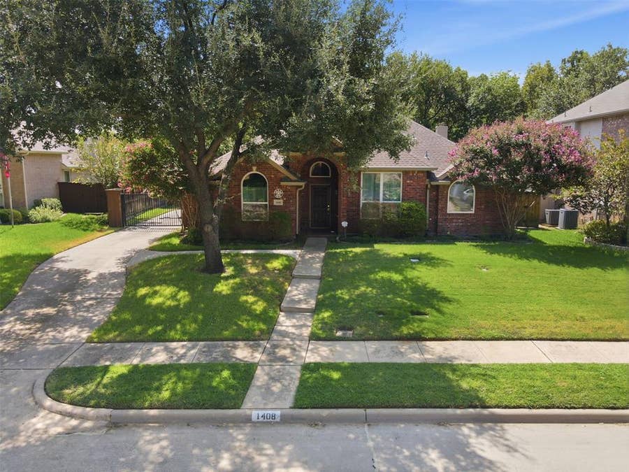Property photo for 1408 Berne Lane, Lewisville, TX