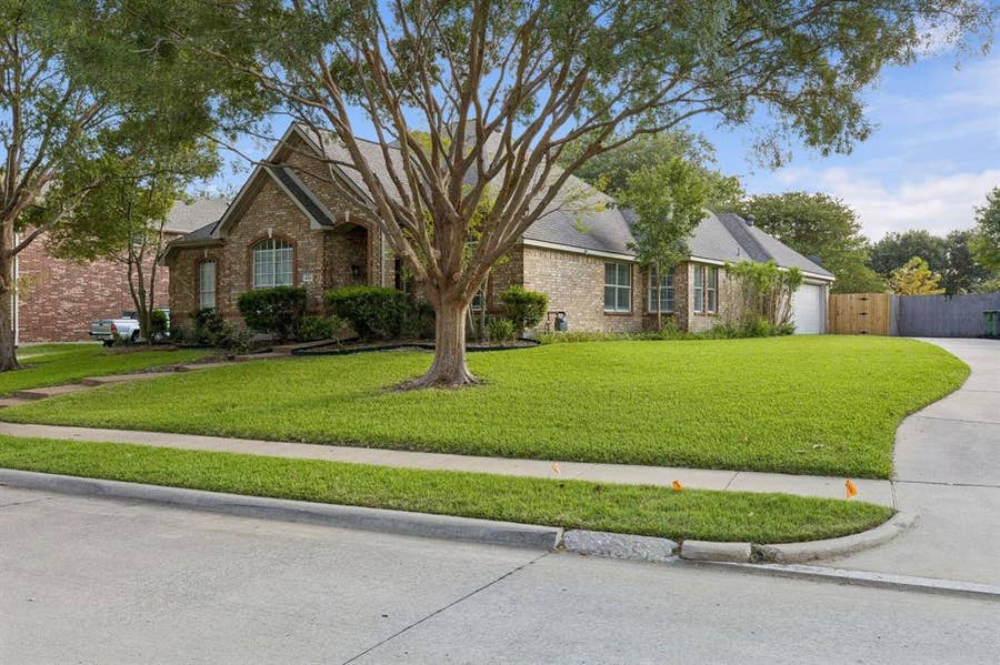 Property photo for 408 Michael Drive, Murphy, TX
