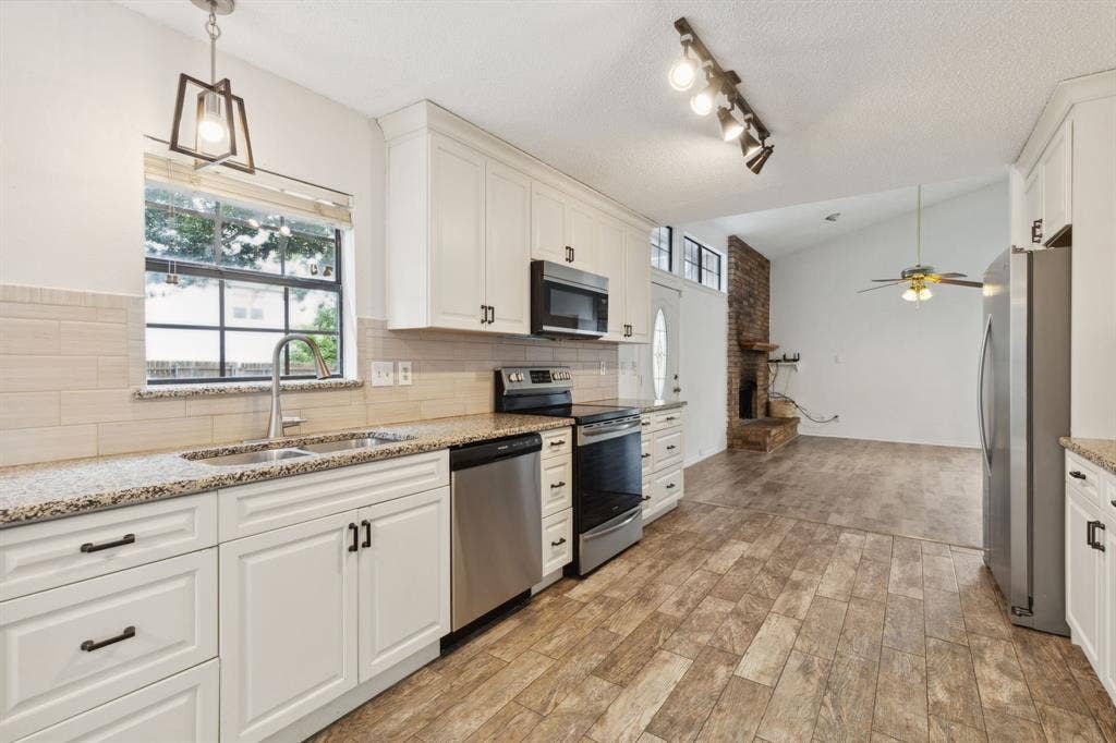 2020 Crestmeadow Street, Denton, TX 76207 2020 Crestmeadow Street, Denton, TX 76207