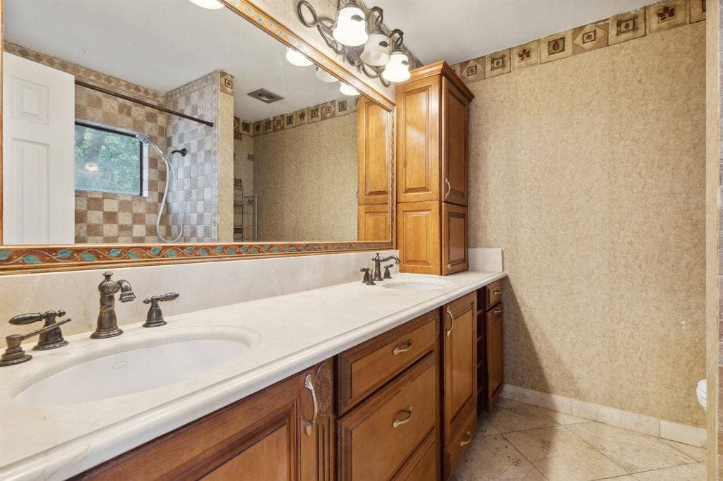 2020 Crestmeadow Street, Denton, TX 76207 2020 Crestmeadow Street, Denton, TX 76207