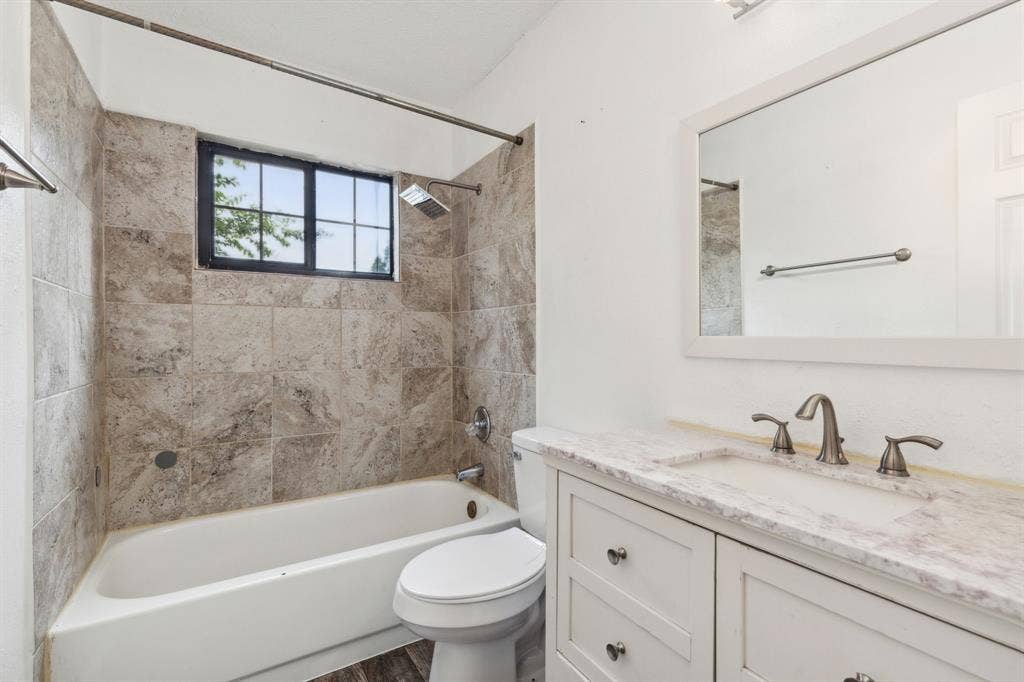 2020 Crestmeadow Street, Denton, TX 76207 Full bath