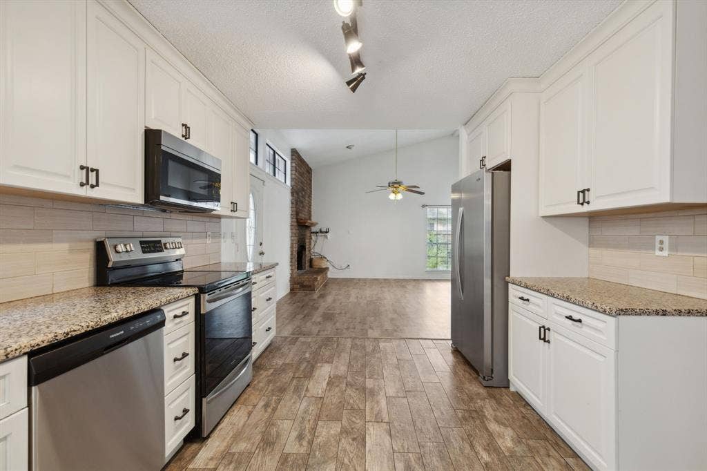 2020 Crestmeadow Street, Denton, TX 76207 2020 Crestmeadow Street, Denton, TX 76207