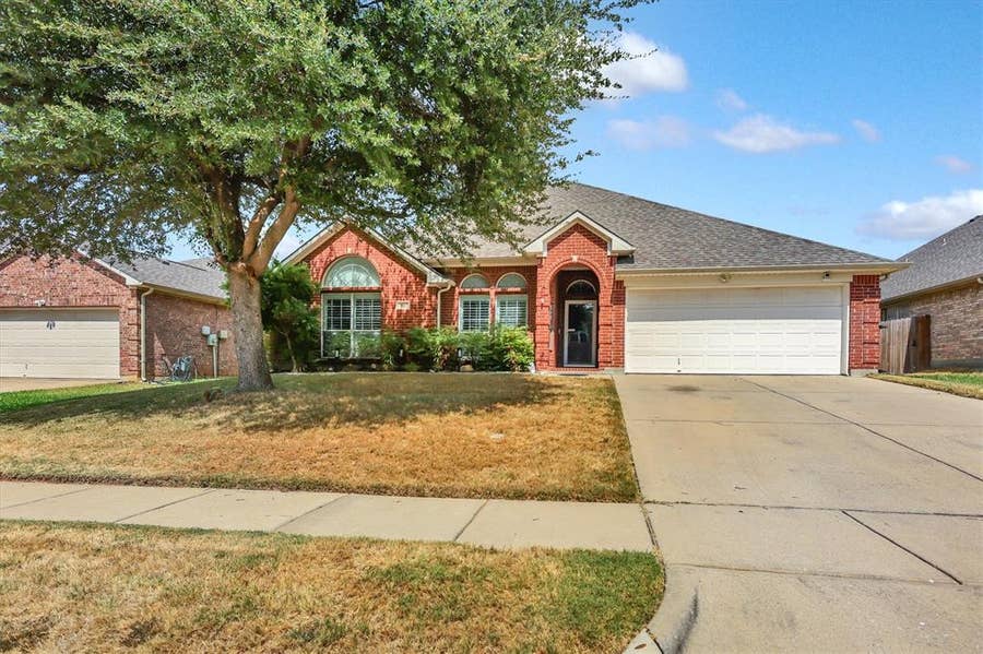 Property photo for 3019 Churchill Downs, Irving, TX