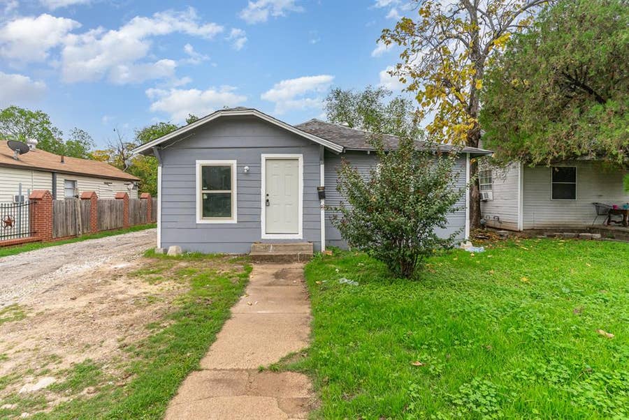 Property photo for 1322 Galloway Avenue, Dallas, TX